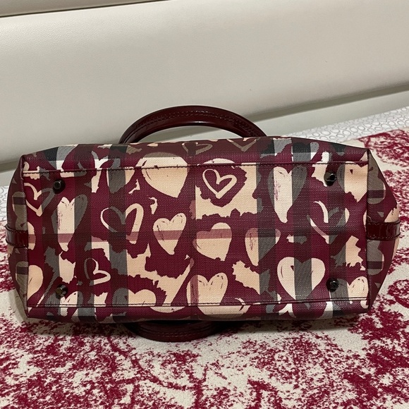 Burberry Tote Nova Check Heart Coated Canvas - Picture 7 of 15